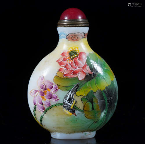 Bird-and-Flower Snuff Bottle