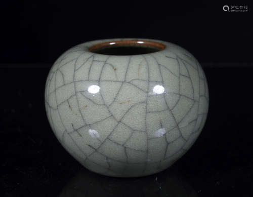 Qianlong Ge Glazed Globular Jar