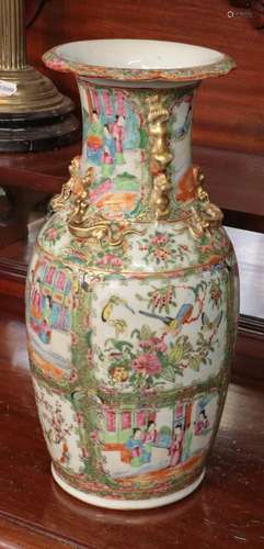 A late 19th/early 20th century Chinese famille rose vase, de...