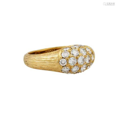 Ring mit 19 Brillanten zus. ca. 1,4 ct,