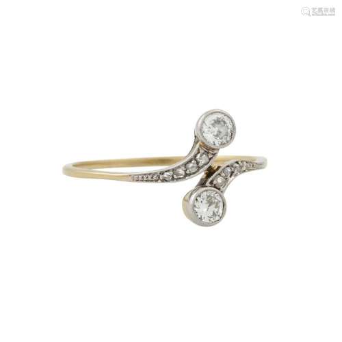 Jugendstil Ring mit 2 Altschliffdiamanten und 8 Diamantrosen