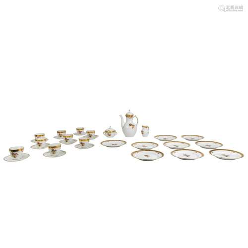 ROYAL COPENHAGEN Kaffeeservice f. 9 Personen 'Goldkorb&#...