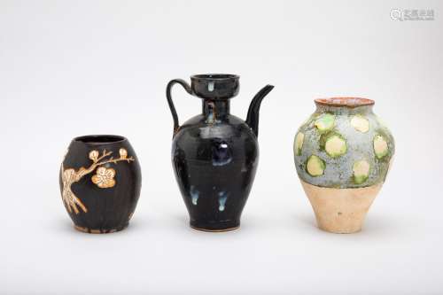 A GROUP OF CHINESE CERAMICS