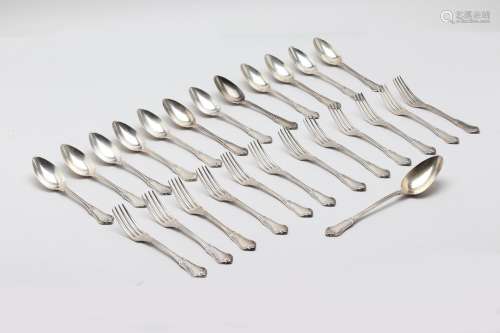 A SET OF FRENCH SILVER FLATWARE