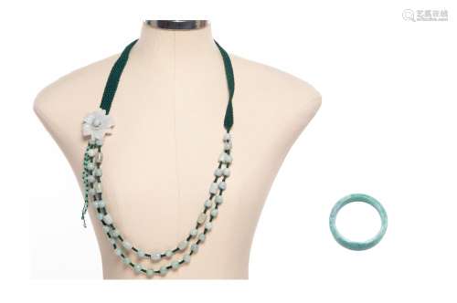 A JADE BEAD NECKLACE AND A BANGLE