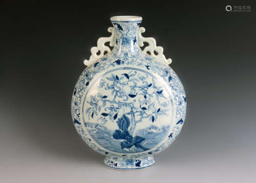 Blue and White Kiln Holding Moon Vase from Qing大清康熙青花双...