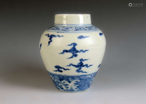 Blue and White Kiln Jar from Ming大明成化青花海水祥云罐
