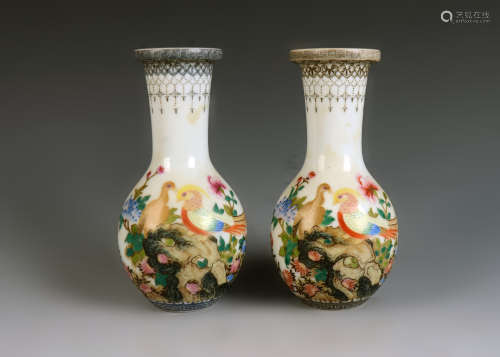 Famille Rosed Vase with Bird and Flower Grain粉彩花鸟对瓶