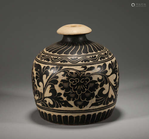 Zhou kiln vase of Song Dynasty China