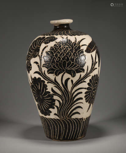 Black and white zhou kiln vase of Song Dynasty China