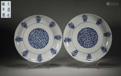 Guangxu blue and white ruyi plate pair of Qing Dynasty Chine...