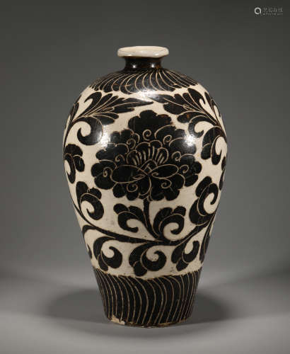 Zhou kiln vase of Song Dynasty China