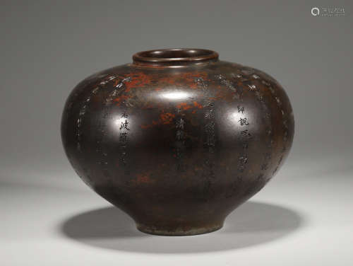 Buddhist bronze pot of Qing Dynasty China
