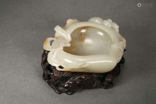 Carved Hetian Jade Peach-Form Washer