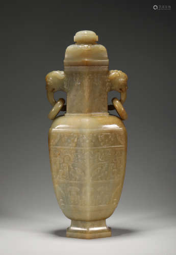 Hetian jade animal vase of qing Dynasty, China