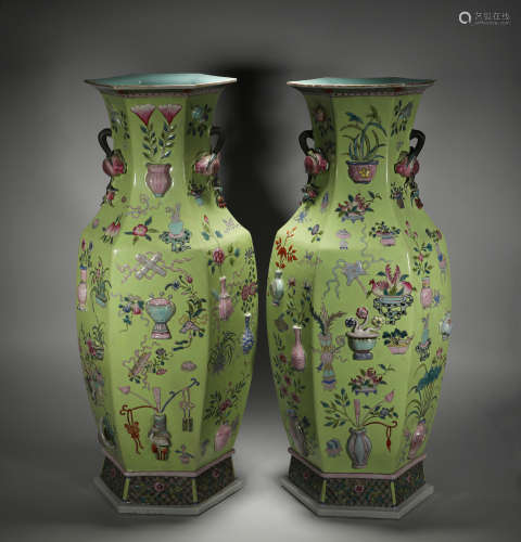 A pair of pasted pastel bottles on green land in qing Dynast...