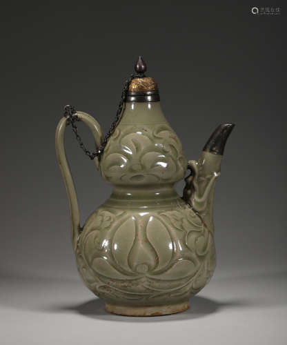 Yaozhou ground gourd shaped wine pot Song Dynasty China