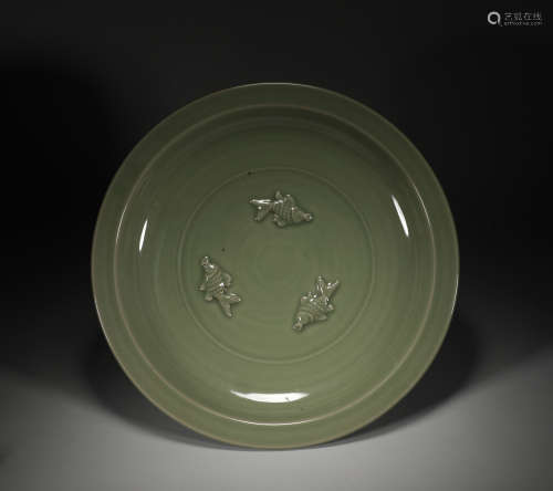 Longquan Three fish dish in song Dynasty