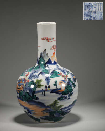 Qianlong five-color ball vase from qing Dynasty China in the...