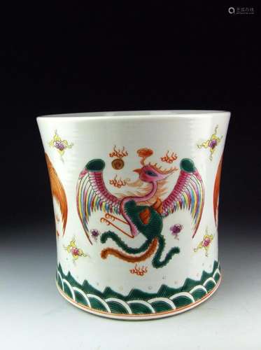 CHINA ANTIQUES FAMILLE ROSE PORCELAIN BRUSH HOLDER W PHOENIX