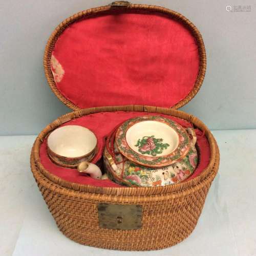 Rose Medallion Teapot and Cups in Insulated Basket 19thC