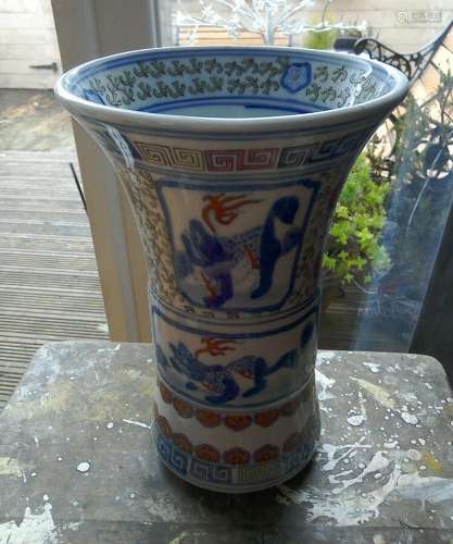 ORIENTAL CHINESE VASE WITH DRAGONS