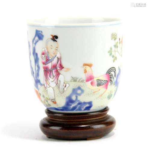 Chinese Republic Period Porcelain Cup