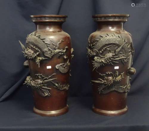 PAIR OF VASES WITH DRAGON MOTIVES