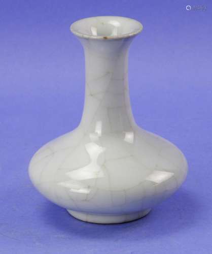 Chinese Ge-Type Porcelain Vase