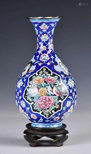 A Chinese Color Enamels Vase 19thC