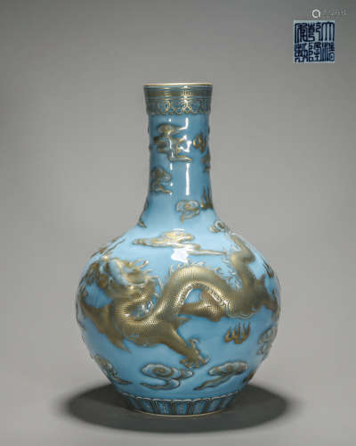 藍釉描金龍紋天球瓶