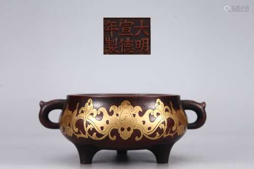 明 紫銅胎鎏金福壽紋鋬耳三足爐