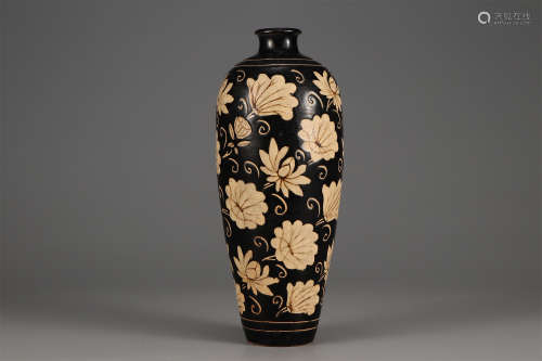 吉州窯花卉梅瓶
