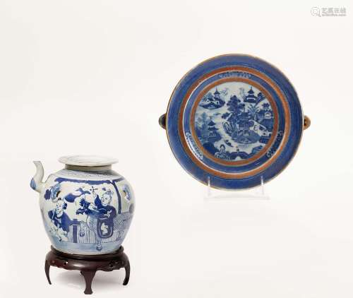 A large Chinese blue and white porcelain kettle and a warmin...