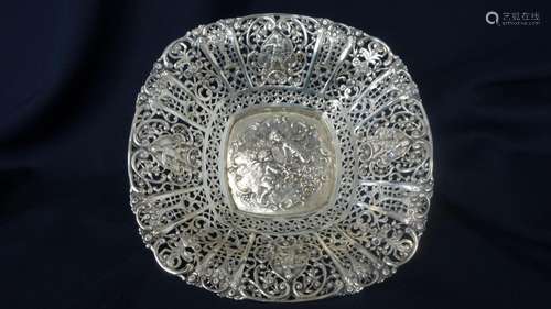 BREAKTHROUGH BOWL WITH PUTTI / BOWL