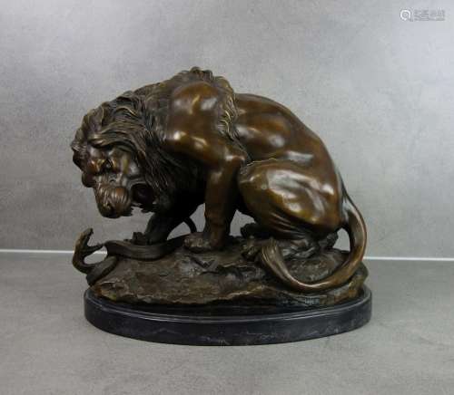 SCULPTURE: LION FIGHTING WITH A SNAKE