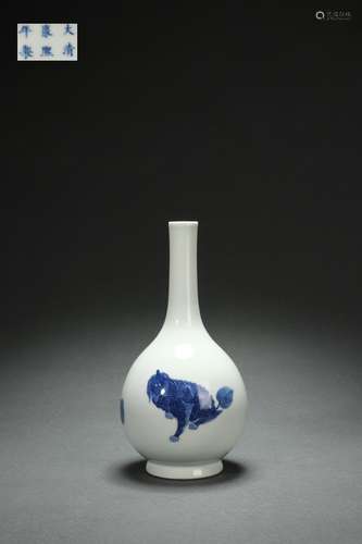 Blue-and-white Gall-shaped Vase with Animal Design, Kangxi R...