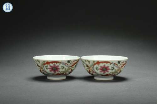 Pair Famille Rose Bowls with Floral Design, Yongzheng Reign ...