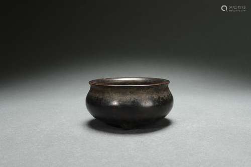 Tri-legged Censer, Xuande Reign Period, Ming Dynasty