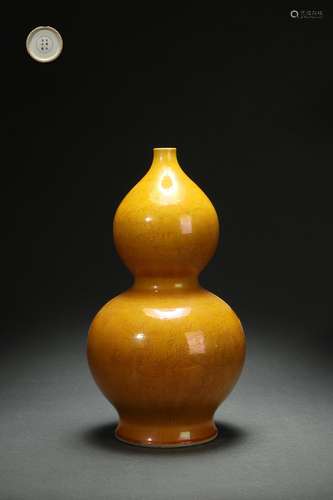 Yellow Glazed Gourd-shaped Vase with Carved Dragon and Phoen...