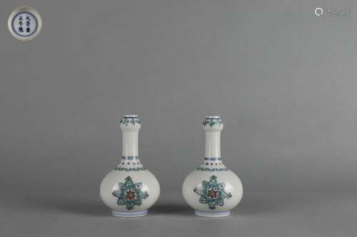 Contrasting Colored Garlic-shaped Vase, Yongzheng Reign Peri...