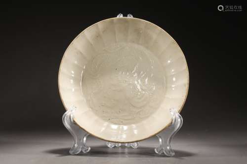 Ding Kiln Dish with Sculpted Reliefs Design
