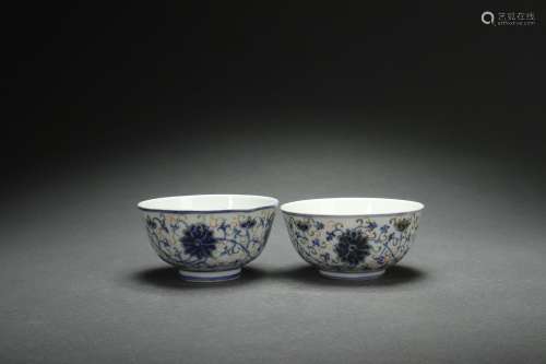 Pair Blue-and-white Bowls with Interlaced Lotus Flower Desig...