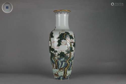 Famille Rose Vase with Deers Pattern, Qianlong Reign Period,...