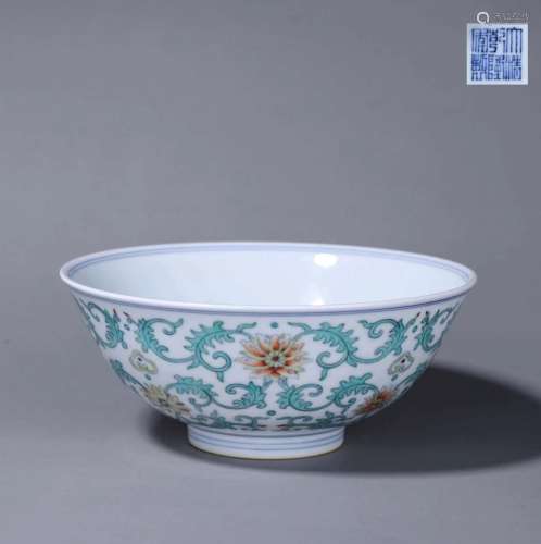 A doucai interlocking lotus porcelain bowl