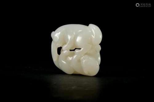 A Carved Hetian White Jade Double Lion Pendant