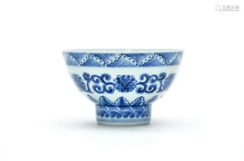 A Blue and White Floral Cylindrical Bowl with Yongzheng