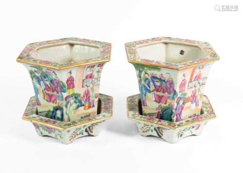 A Pair of Cantonese Porcelain Cache Pots and Stands, early 1...