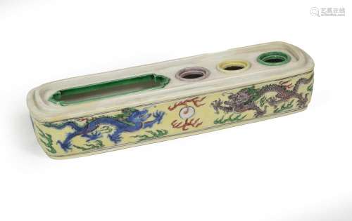 A Chinese Wucai Porcelain Pen Box, Kangxi, of rounded rectan...