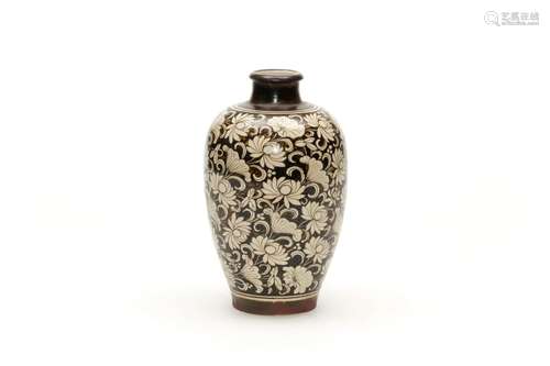 A Jizhou Ware Floral Meiping Vase